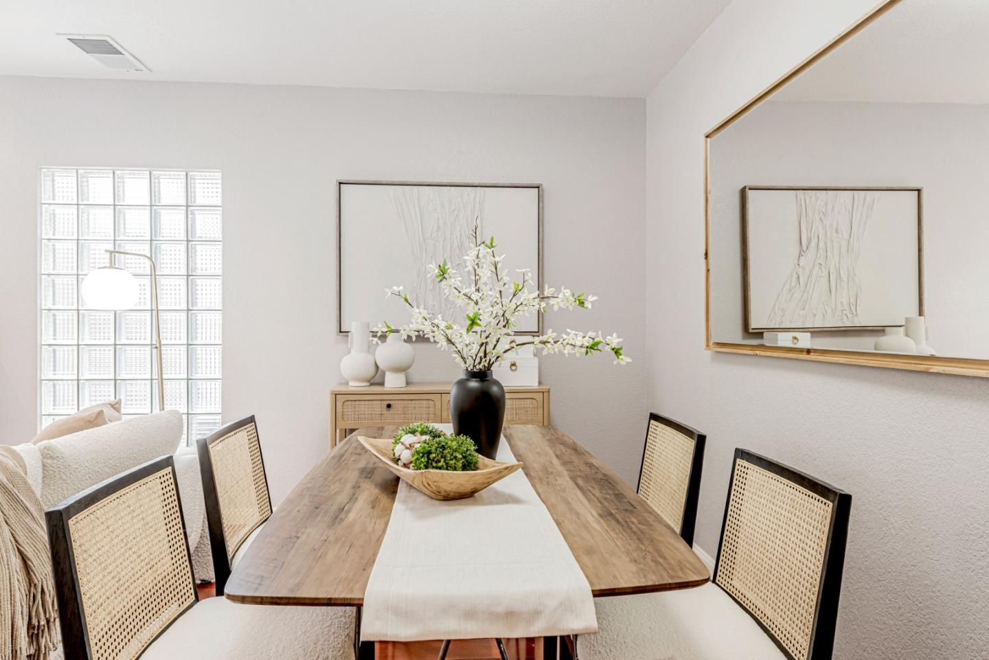 Detail Gallery Image 18 of 57 For 907 Cowper St, Palo Alto,  CA 94301 - 3 Beds | 2/1 Baths