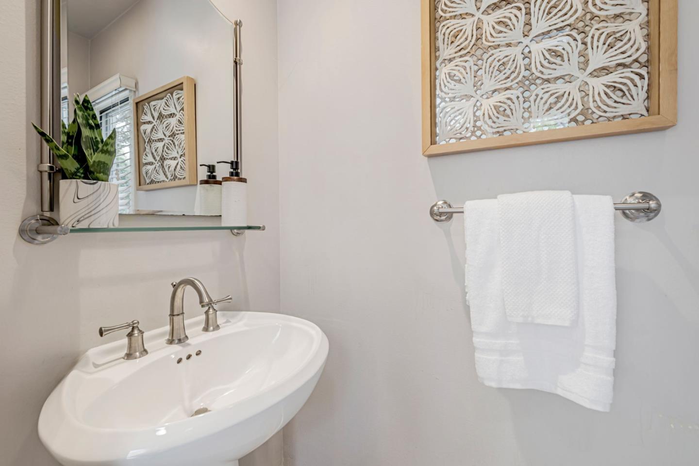 Detail Gallery Image 21 of 57 For 907 Cowper St, Palo Alto,  CA 94301 - 3 Beds | 2/1 Baths