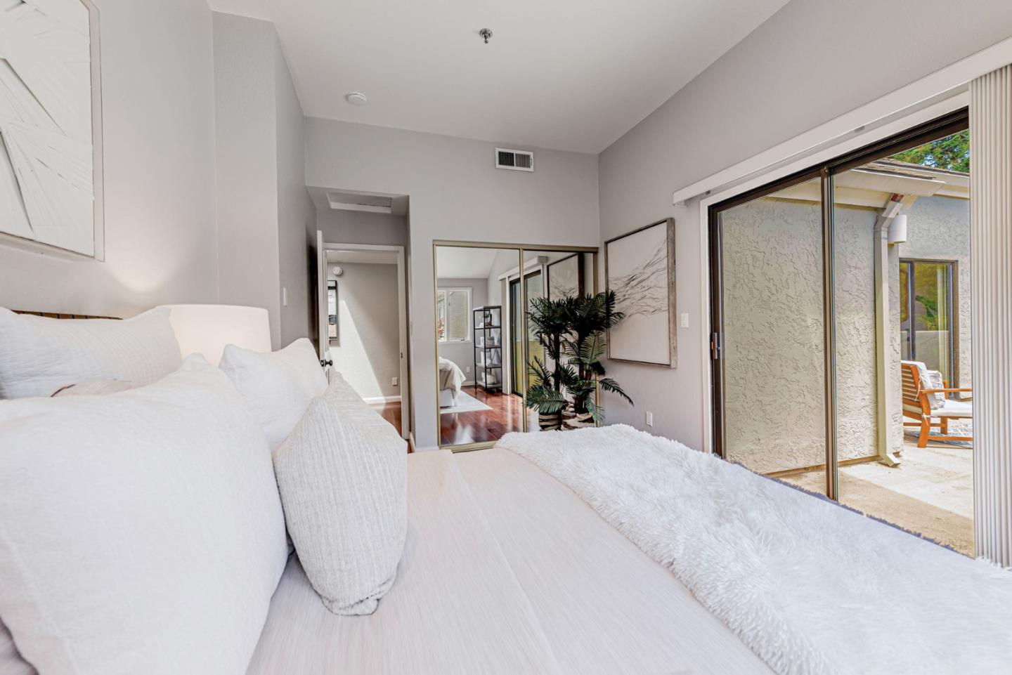 Detail Gallery Image 27 of 57 For 907 Cowper St, Palo Alto,  CA 94301 - 3 Beds | 2/1 Baths