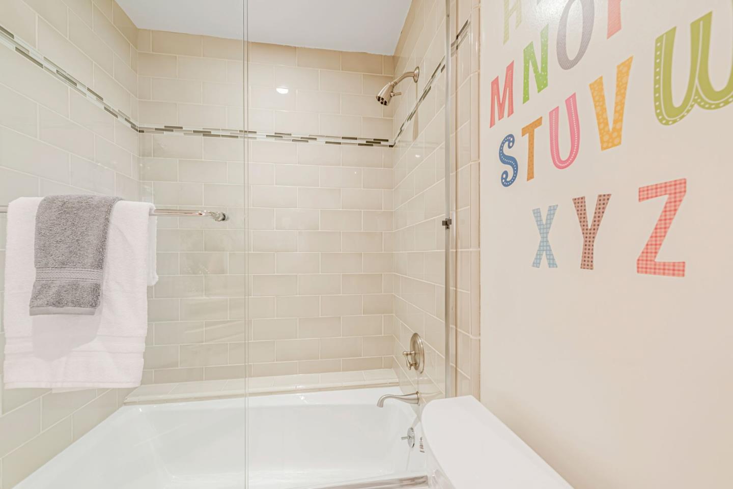 Detail Gallery Image 29 of 57 For 907 Cowper St, Palo Alto,  CA 94301 - 3 Beds | 2/1 Baths