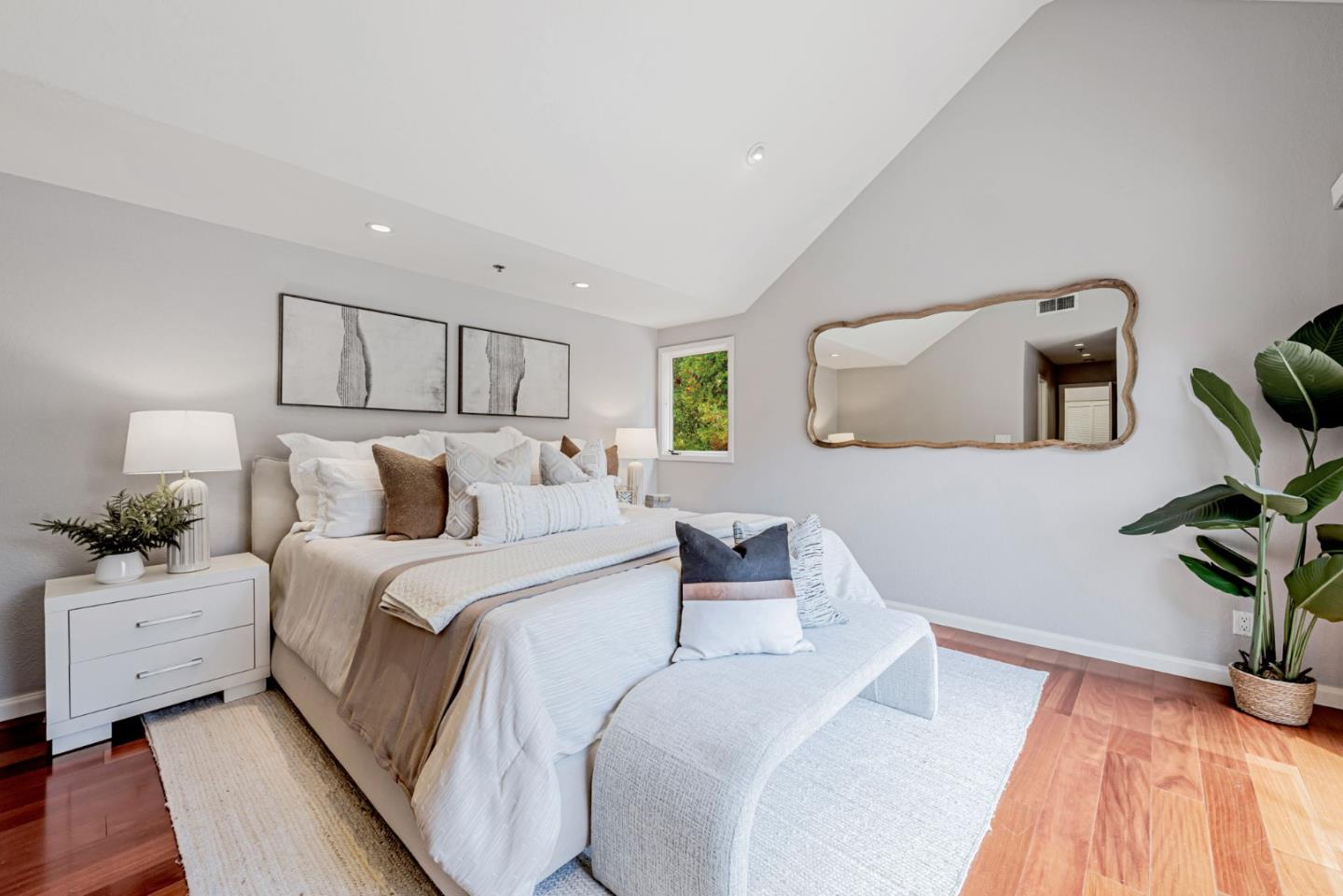 Detail Gallery Image 31 of 57 For 907 Cowper St, Palo Alto,  CA 94301 - 3 Beds | 2/1 Baths