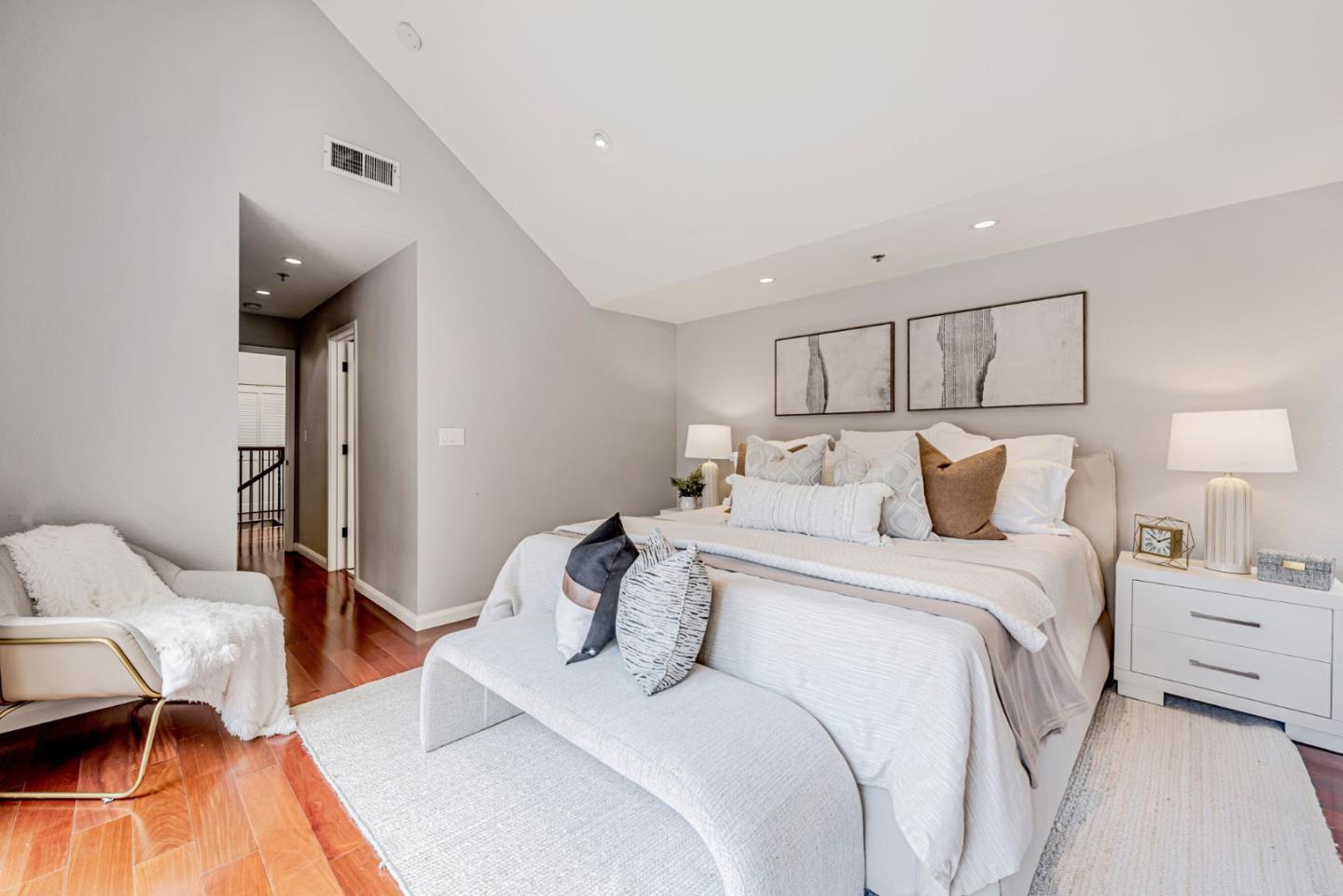 Detail Gallery Image 32 of 57 For 907 Cowper St, Palo Alto,  CA 94301 - 3 Beds | 2/1 Baths