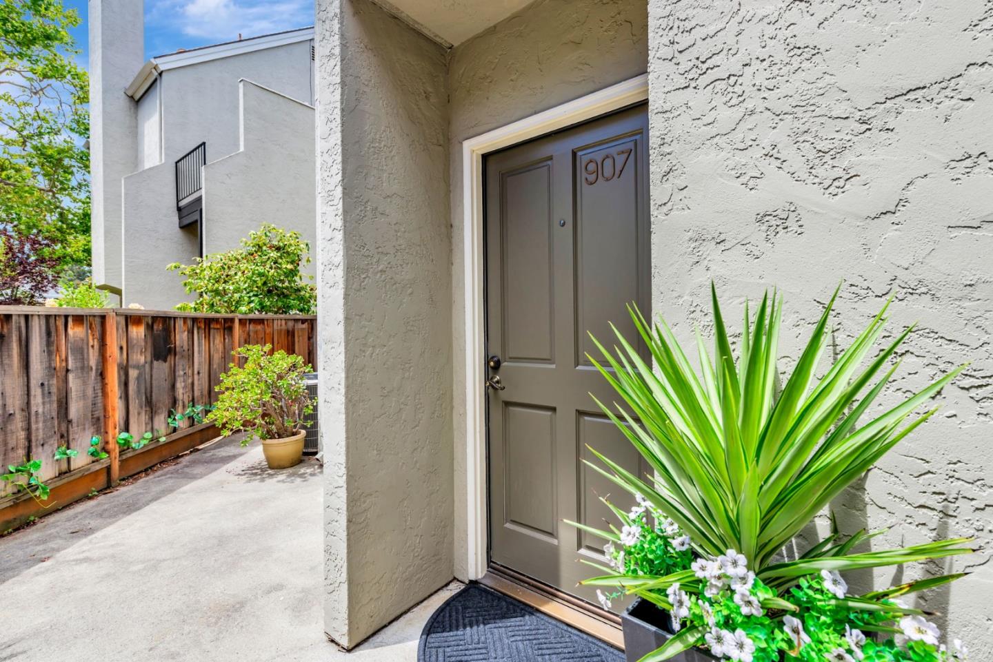 Detail Gallery Image 47 of 57 For 907 Cowper St, Palo Alto,  CA 94301 - 3 Beds | 2/1 Baths