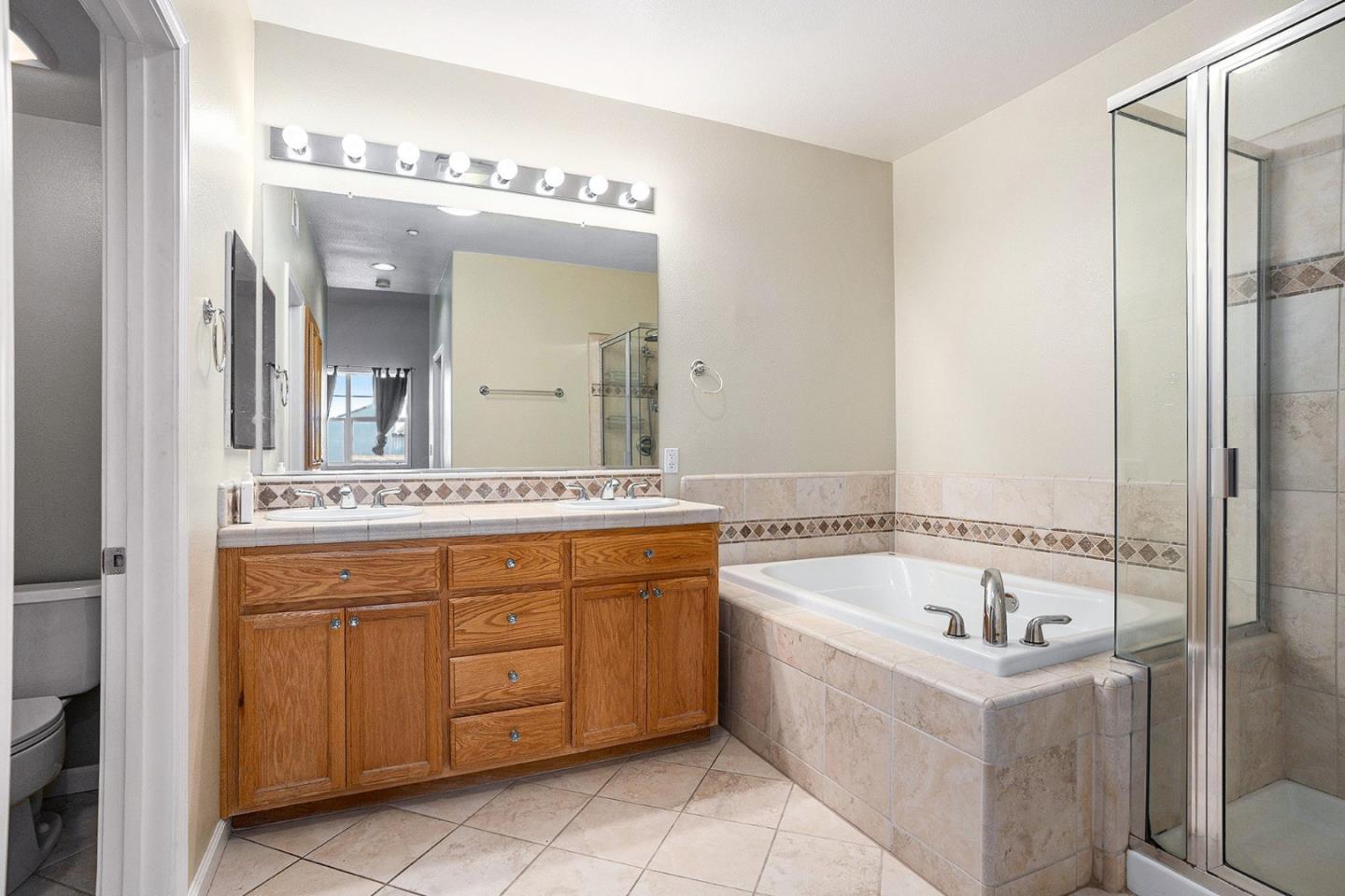 Detail Gallery Image 11 of 15 For 4203 Clarinbridge Cir, Dublin,  CA 94568 - 1 Beds | 1/1 Baths