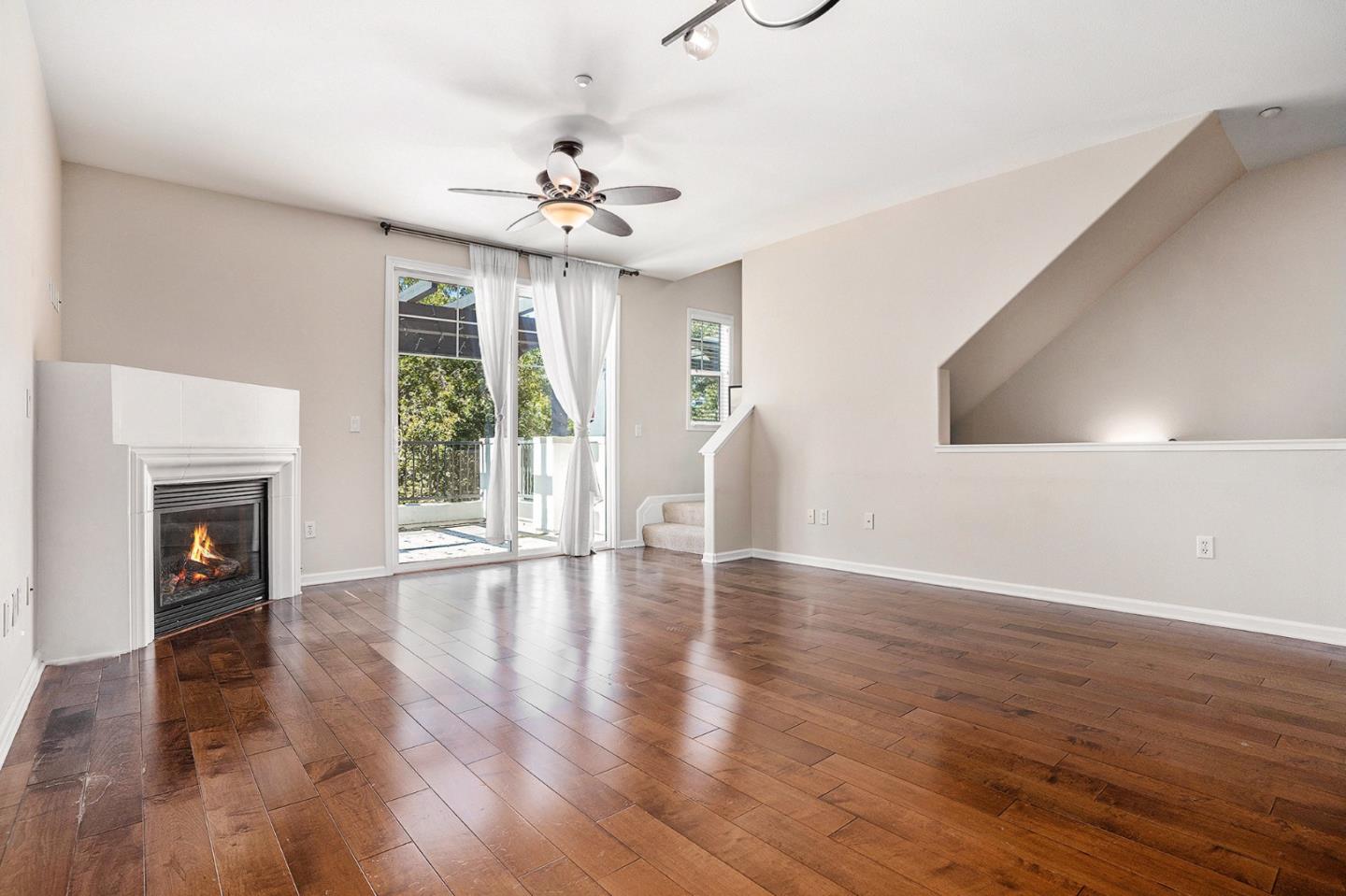 Detail Gallery Image 3 of 15 For 4203 Clarinbridge Cir, Dublin,  CA 94568 - 1 Beds | 1/1 Baths