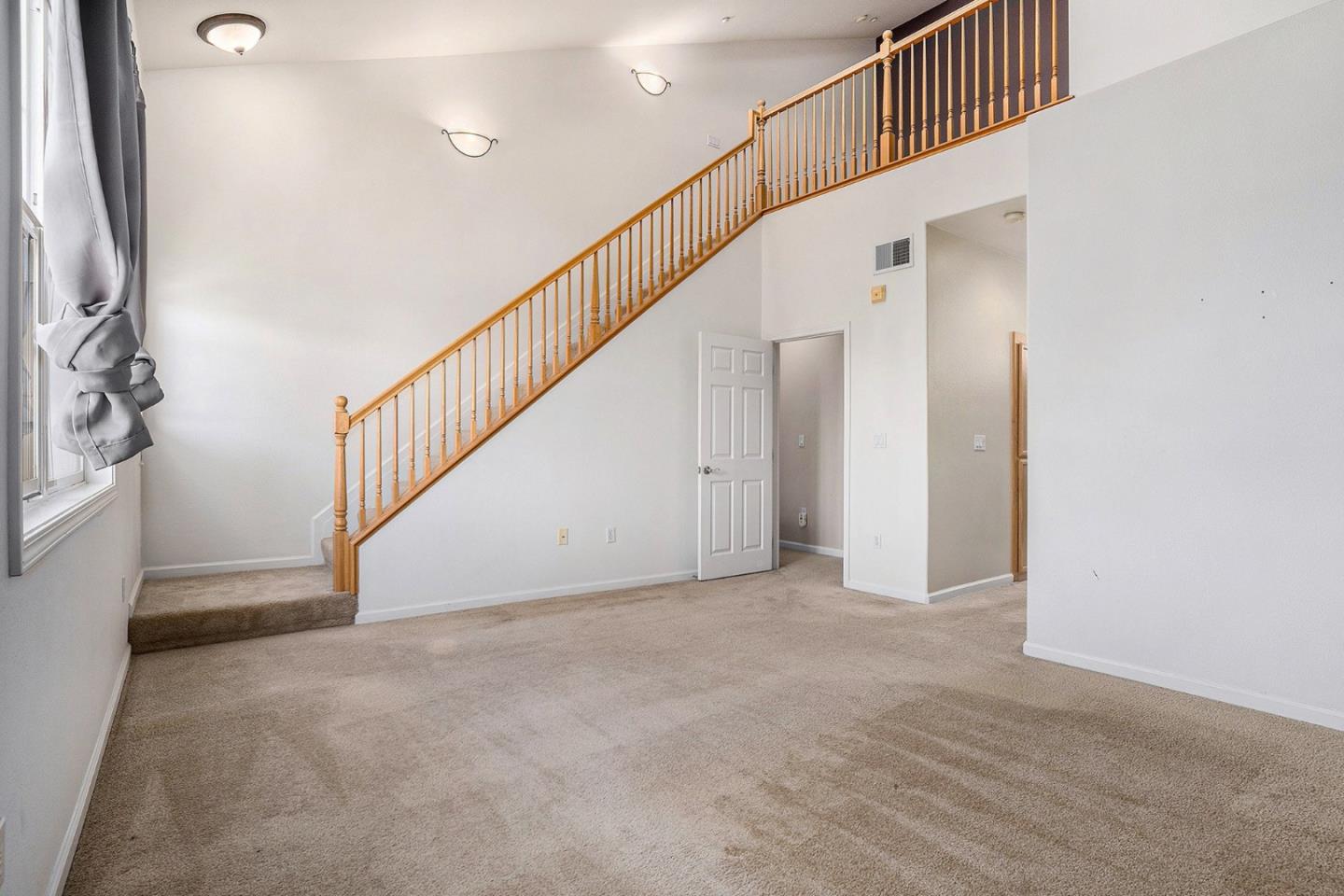 Detail Gallery Image 9 of 15 For 4203 Clarinbridge Cir, Dublin,  CA 94568 - 1 Beds | 1/1 Baths