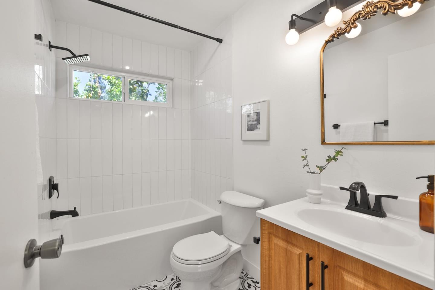 Detail Gallery Image 14 of 22 For 5388 Fig Grove Ct, San Jose,  CA 95123 - 3 Beds | 1/1 Baths