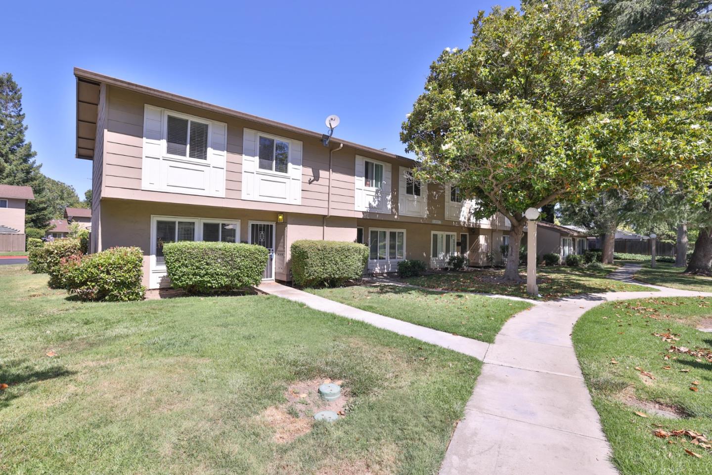 Detail Gallery Image 2 of 22 For 5388 Fig Grove Ct, San Jose,  CA 95123 - 3 Beds | 1/1 Baths