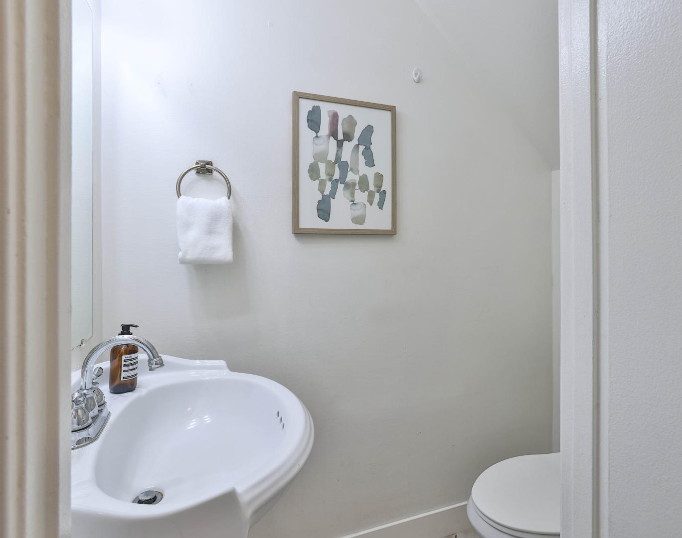 Detail Gallery Image 8 of 22 For 5388 Fig Grove Ct, San Jose,  CA 95123 - 3 Beds | 1/1 Baths