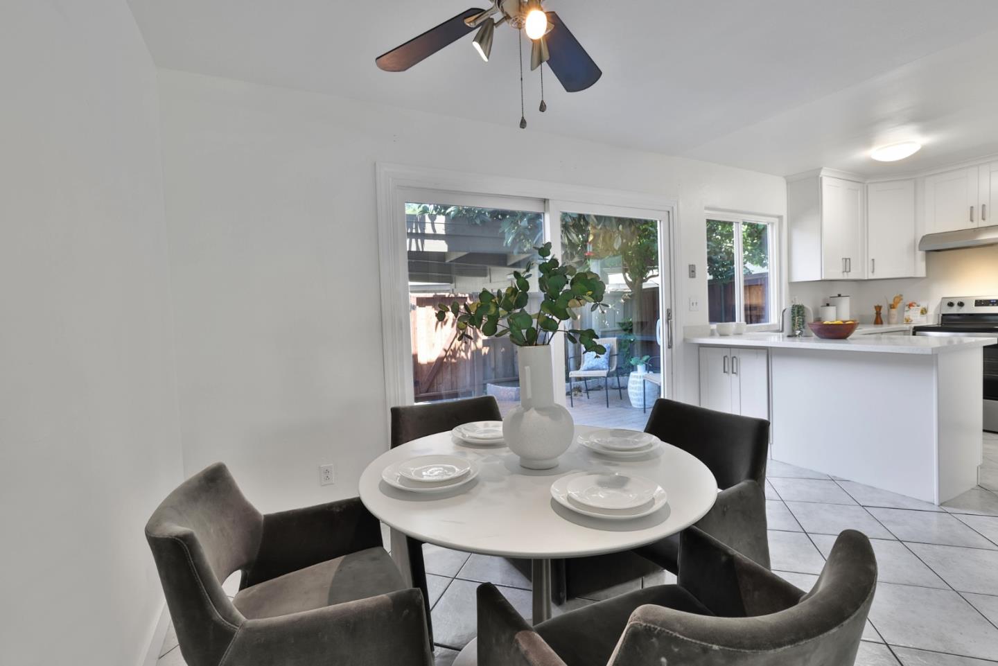 Detail Gallery Image 9 of 22 For 5388 Fig Grove Ct, San Jose,  CA 95123 - 3 Beds | 1/1 Baths