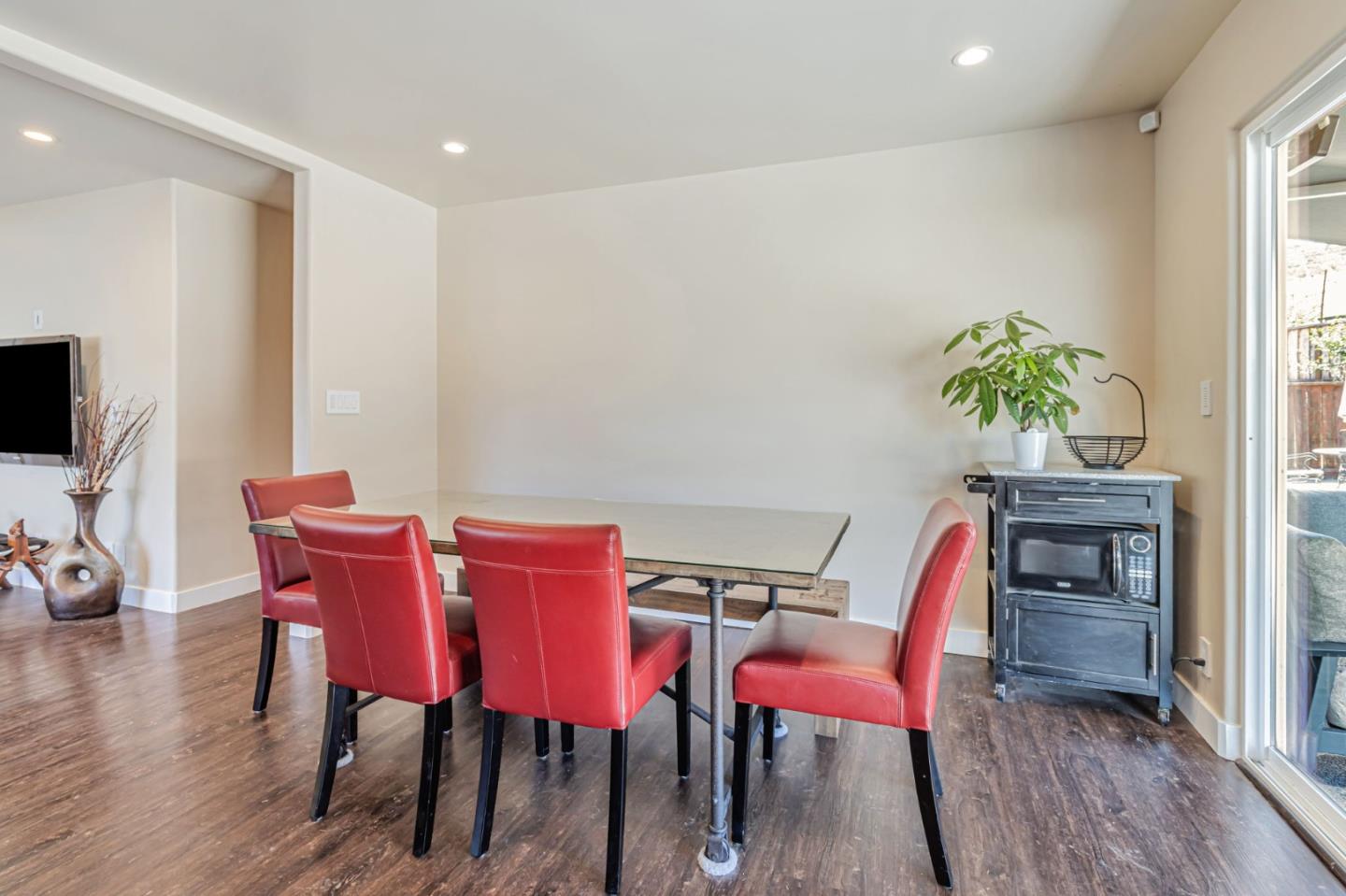 Detail Gallery Image 11 of 29 For 321 Vineyard Dr, San Jose,  CA 95119 - 3 Beds | 2 Baths