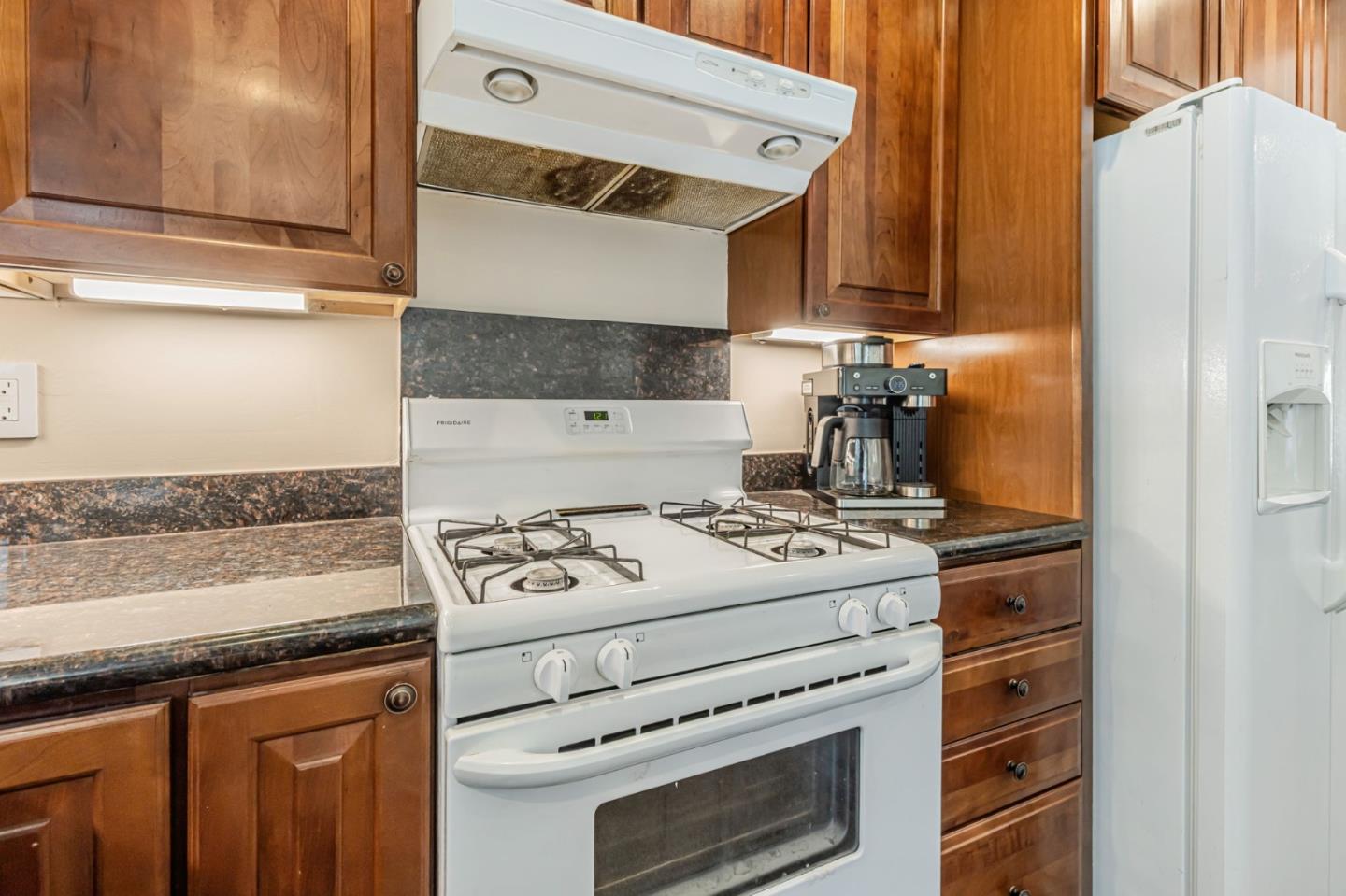 Detail Gallery Image 8 of 29 For 321 Vineyard Dr, San Jose,  CA 95119 - 3 Beds | 2 Baths