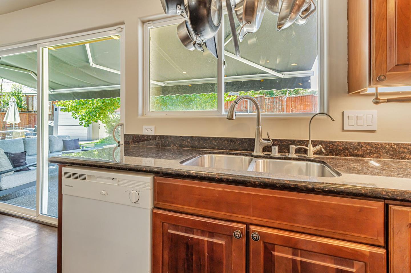 Detail Gallery Image 9 of 29 For 321 Vineyard Dr, San Jose,  CA 95119 - 3 Beds | 2 Baths