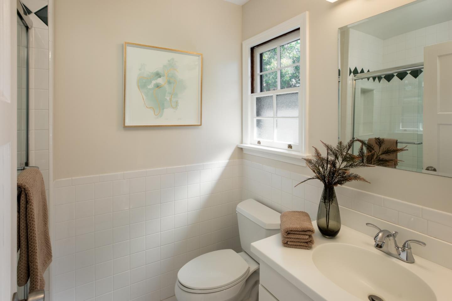 Detail Gallery Image 14 of 30 For 1494 Kings Ln, Palo Alto,  CA 94303 - 5 Beds | 3 Baths