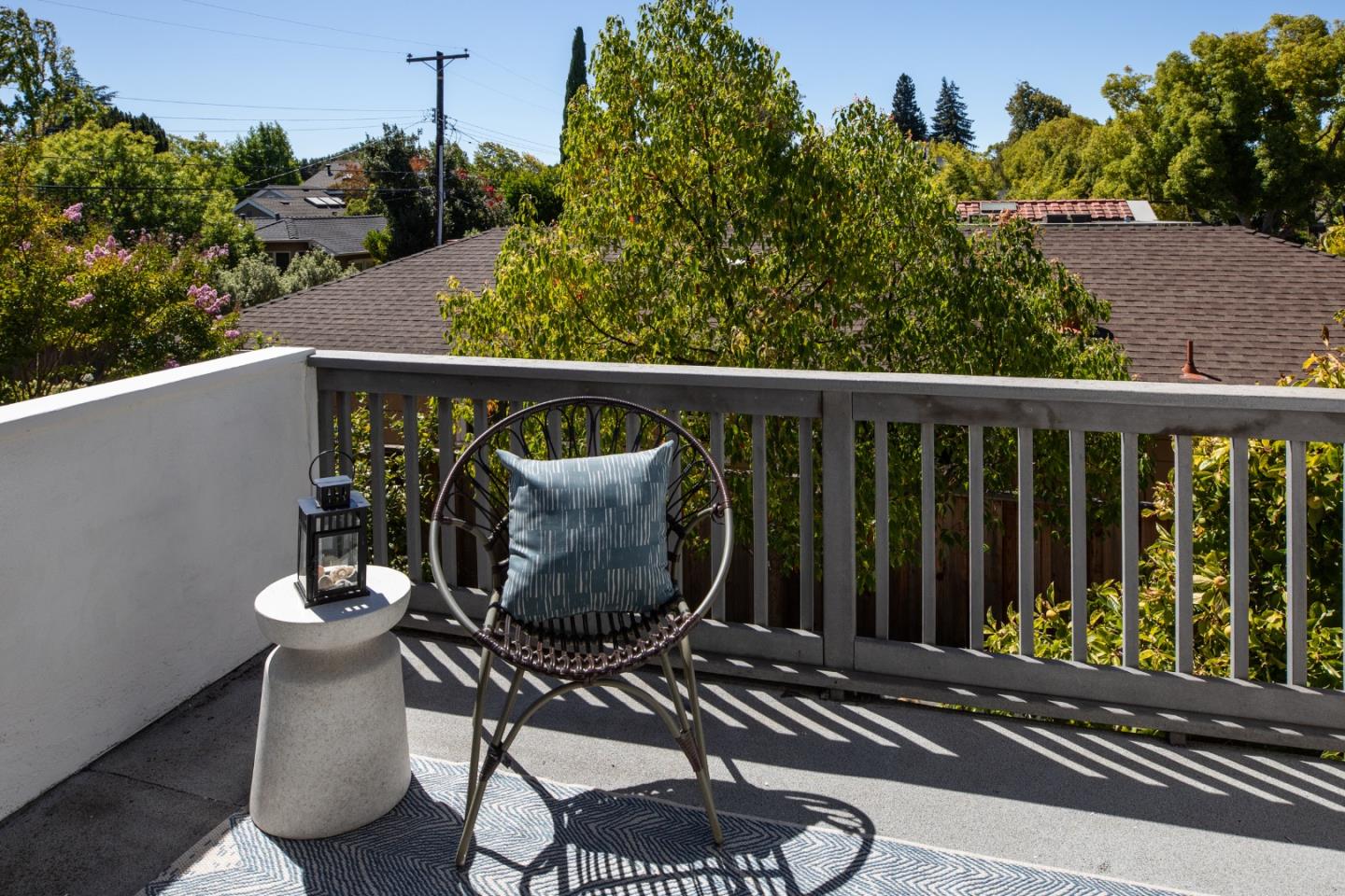 Detail Gallery Image 16 of 30 For 1494 Kings Ln, Palo Alto,  CA 94303 - 5 Beds | 3 Baths