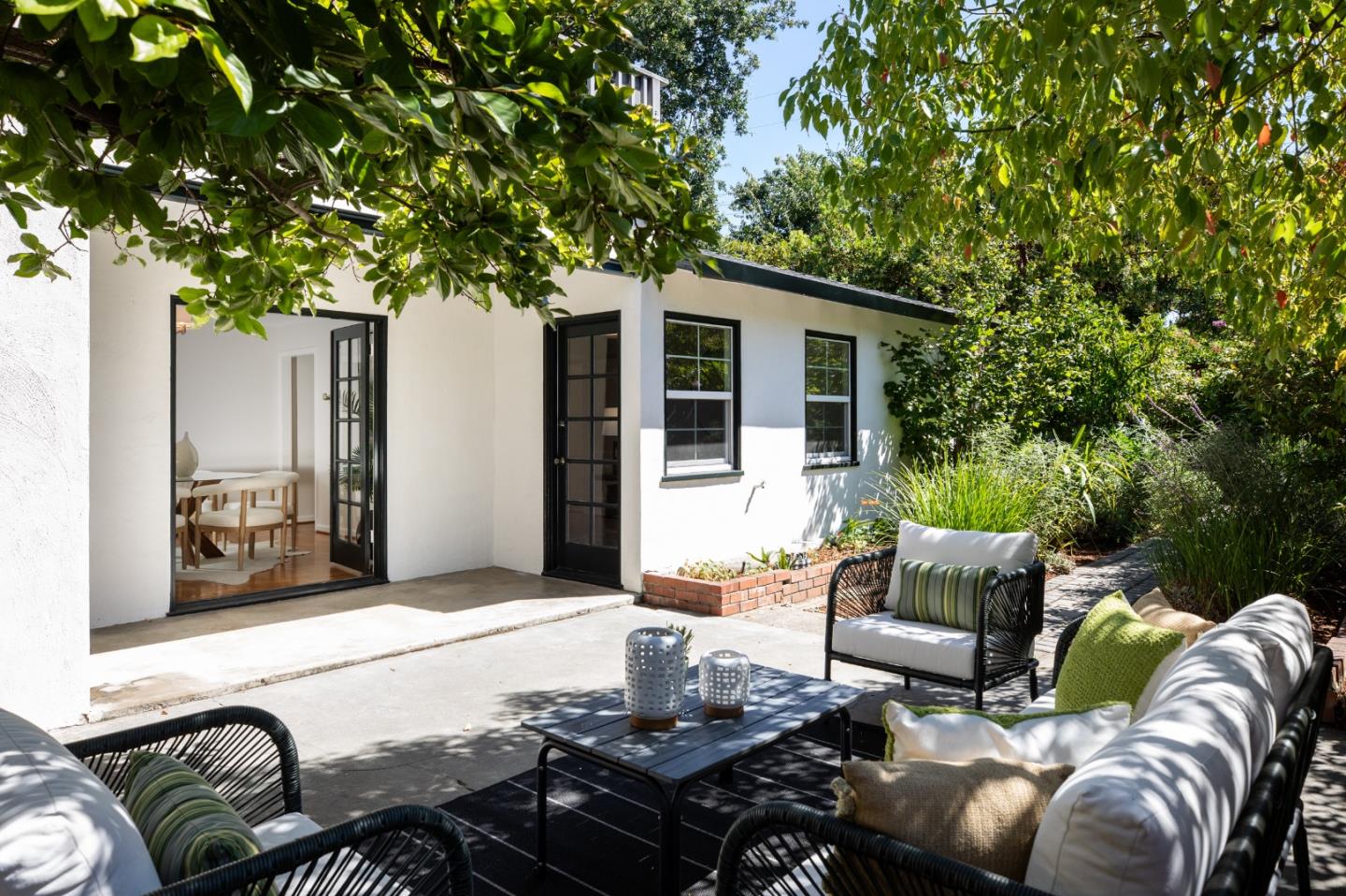 Detail Gallery Image 22 of 30 For 1494 Kings Ln, Palo Alto,  CA 94303 - 5 Beds | 3 Baths