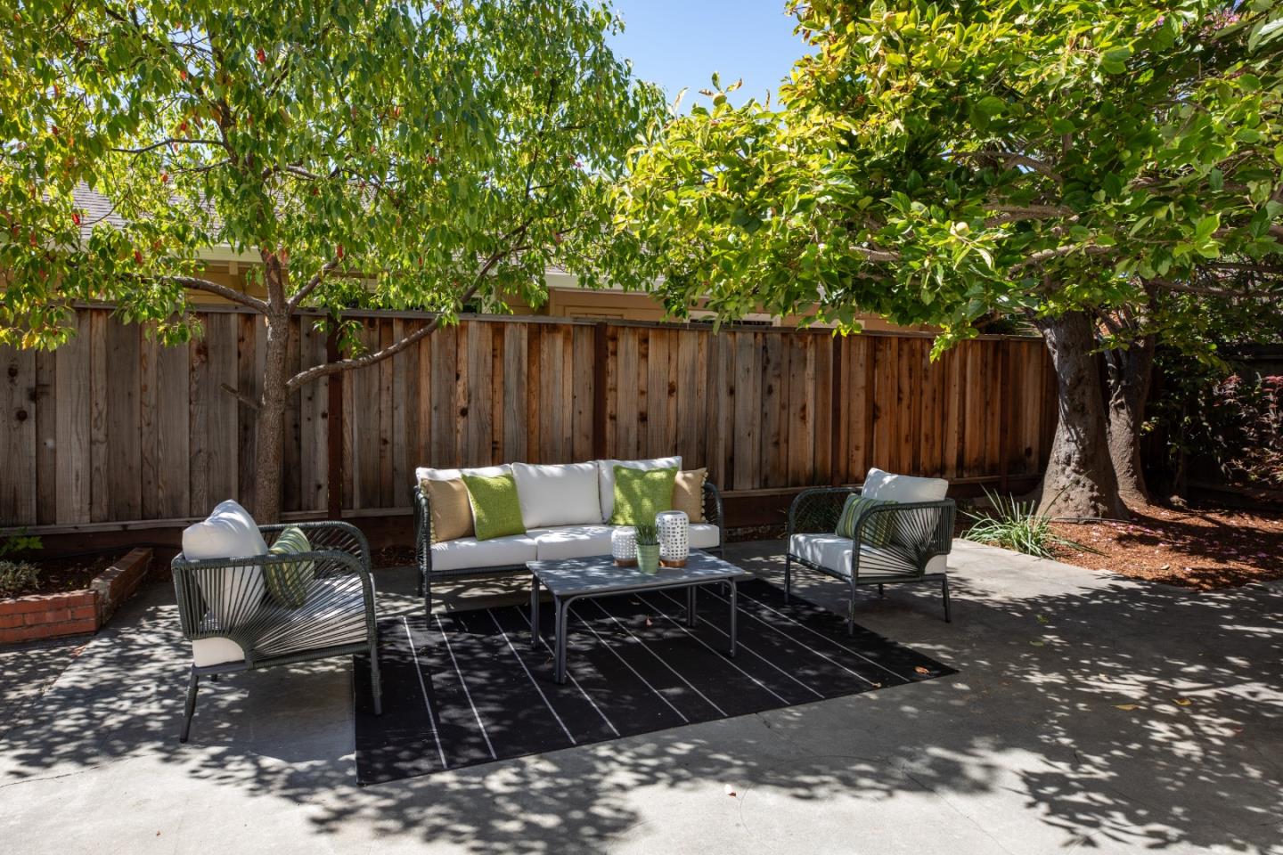 Detail Gallery Image 23 of 30 For 1494 Kings Ln, Palo Alto,  CA 94303 - 5 Beds | 3 Baths
