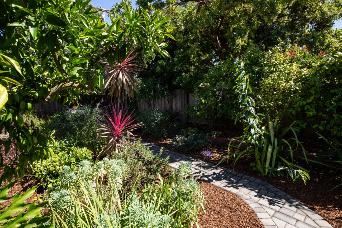 Detail Gallery Image 25 of 30 For 1494 Kings Ln, Palo Alto,  CA 94303 - 5 Beds | 3 Baths