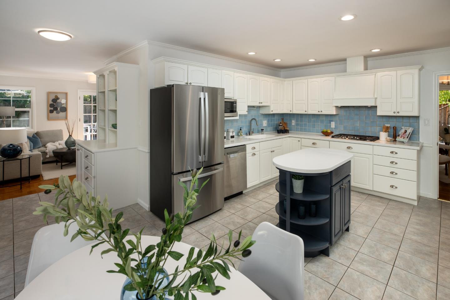 Detail Gallery Image 6 of 30 For 1494 Kings Ln, Palo Alto,  CA 94303 - 5 Beds | 3 Baths