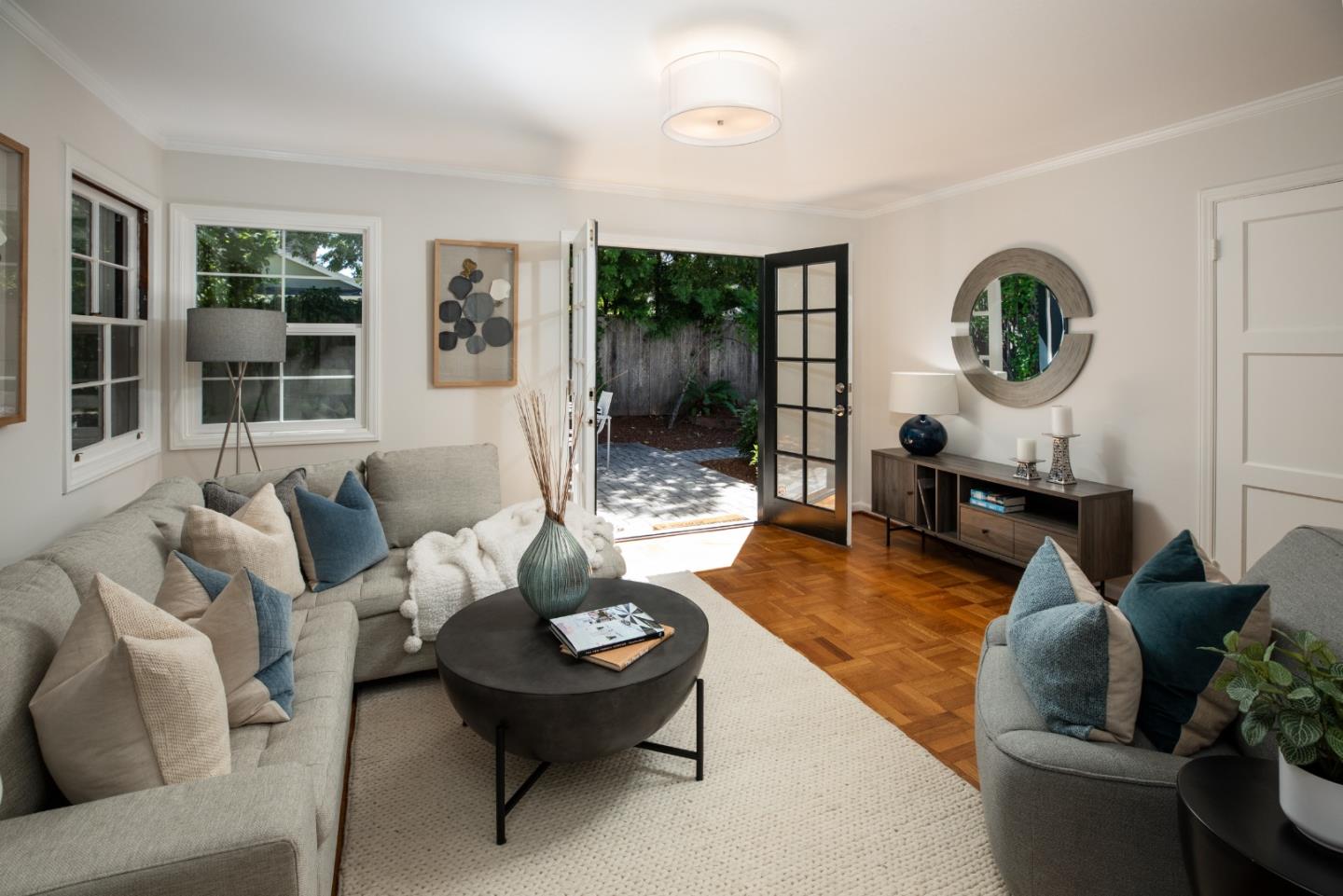 Detail Gallery Image 9 of 30 For 1494 Kings Ln, Palo Alto,  CA 94303 - 5 Beds | 3 Baths