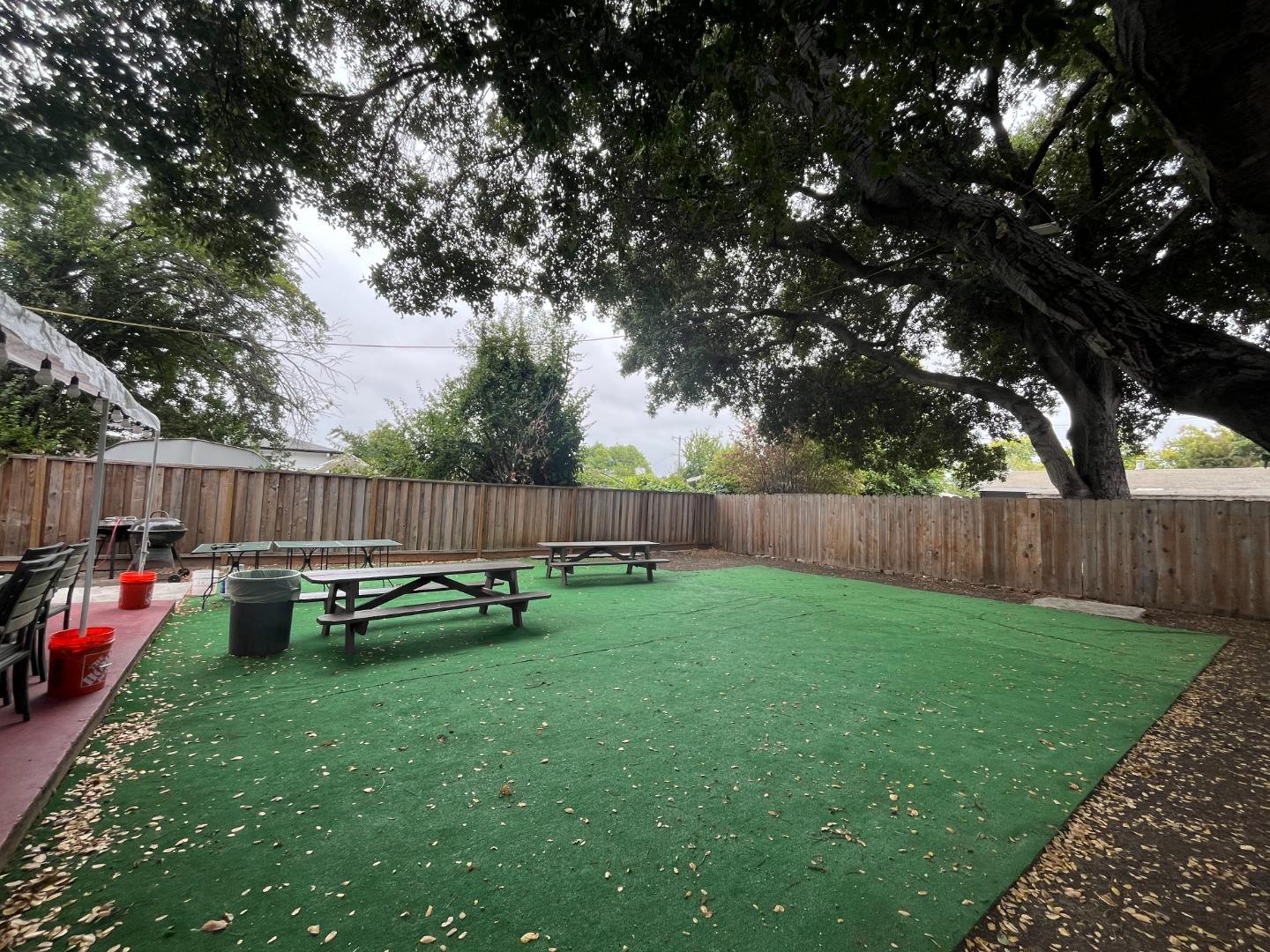 Detail Gallery Image 7 of 8 For 1168 Saratoga Ave, East Palo Alto,  CA 94303 - 2 Beds | 1 Baths