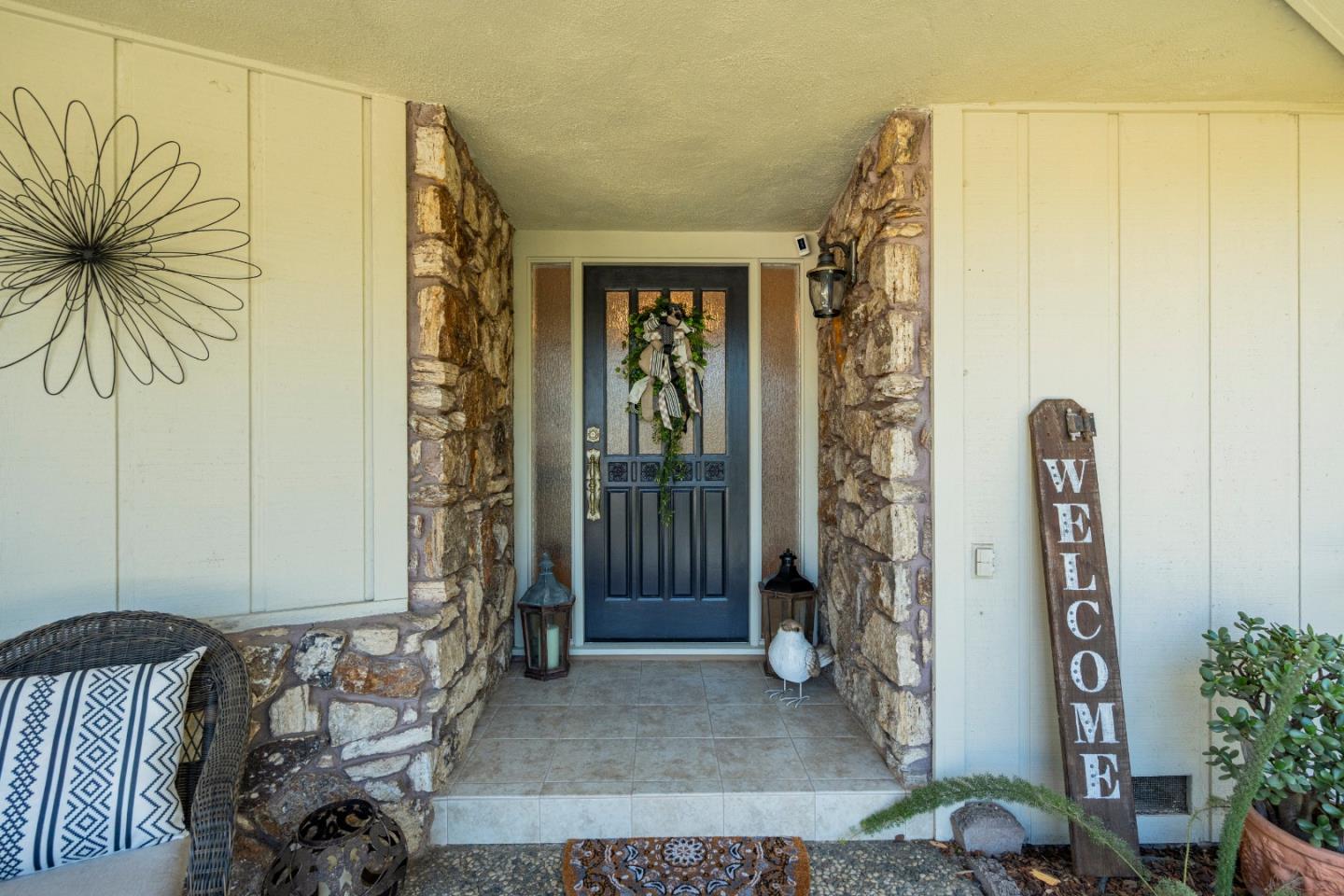 Detail Gallery Image 6 of 54 For 60 Terry Court, Hollister,  CA 95023 - 4 Beds | 2/1 Baths