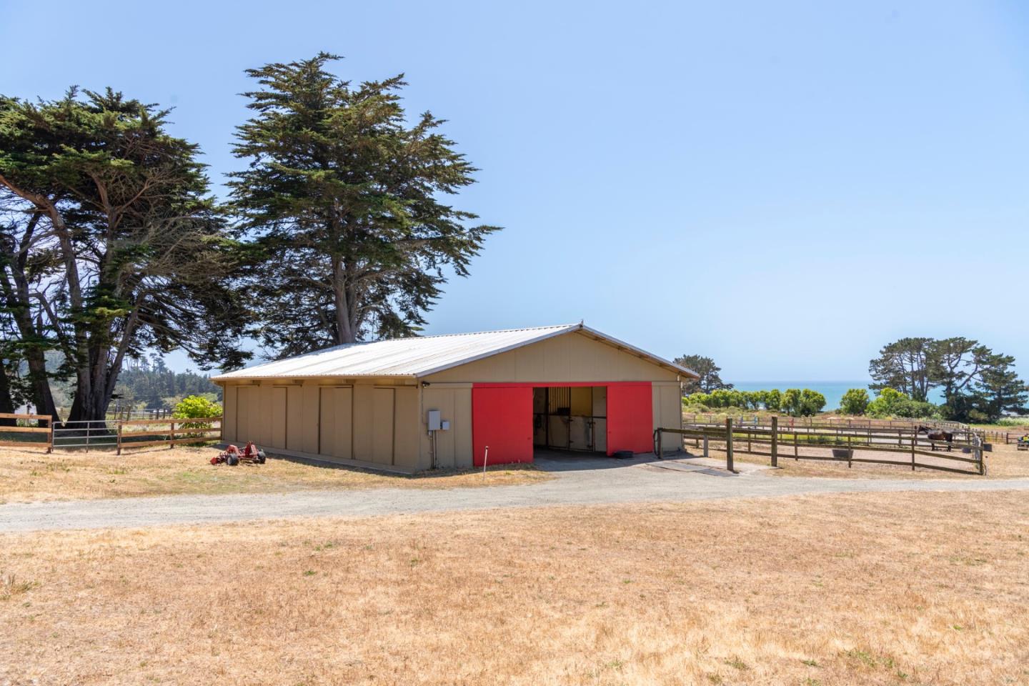 Detail Gallery Image 10 of 63 For 515 Bean Hollow Rd, Pescadero,  CA 94060 - 4 Beds | 3 Baths