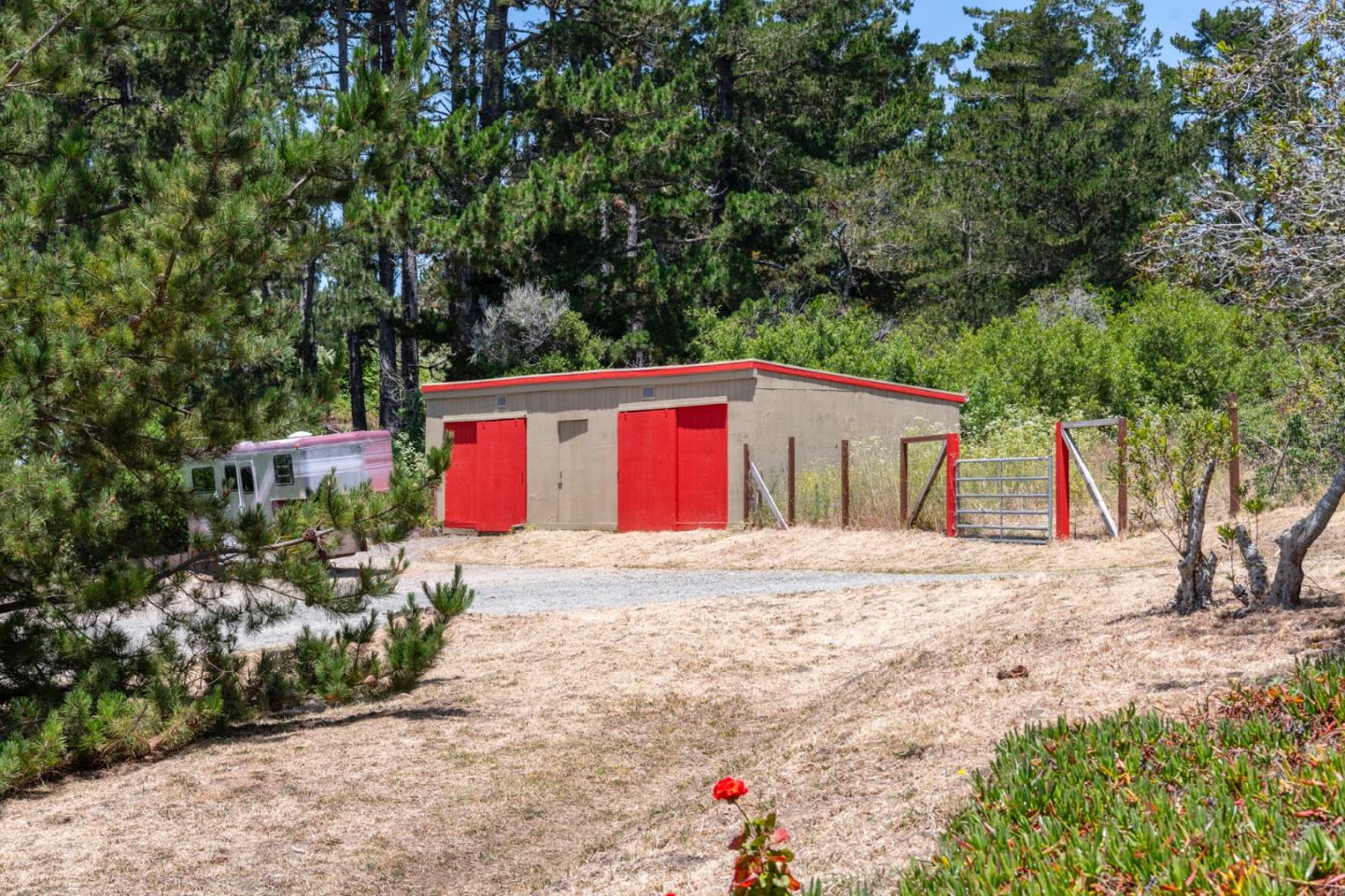 Detail Gallery Image 8 of 63 For 515 Bean Hollow Rd, Pescadero,  CA 94060 - 4 Beds | 3 Baths