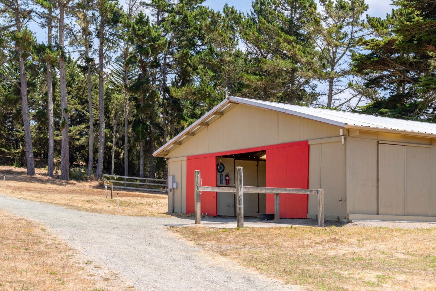 Detail Gallery Image 9 of 63 For 515 Bean Hollow Rd, Pescadero,  CA 94060 - 4 Beds | 3 Baths