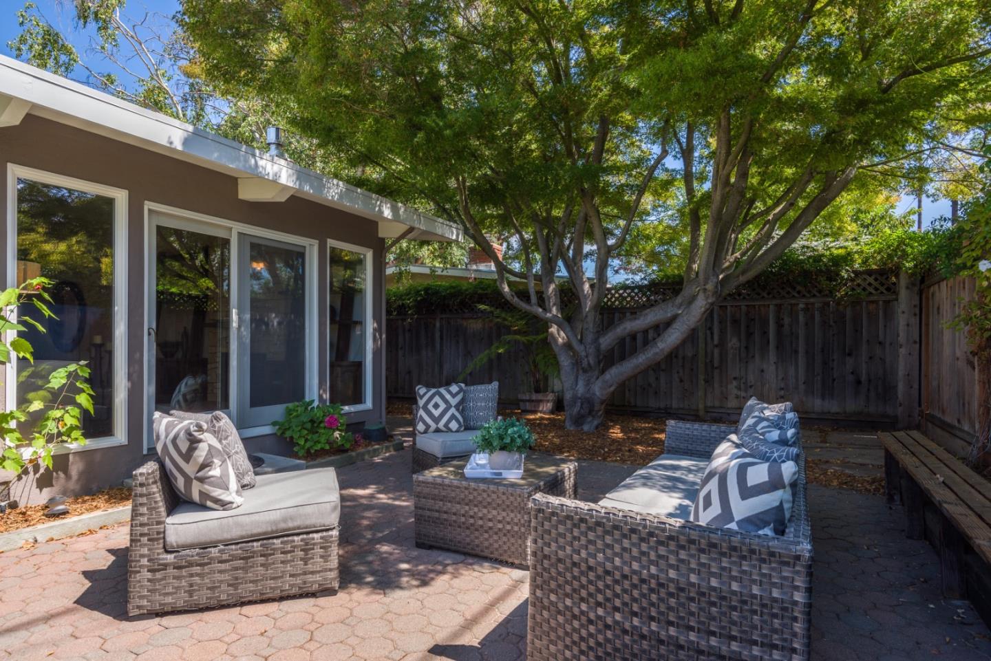 Detail Gallery Image 15 of 17 For 471 Victory Ave, Mountain View,  CA 94043 - 3 Beds | 2 Baths