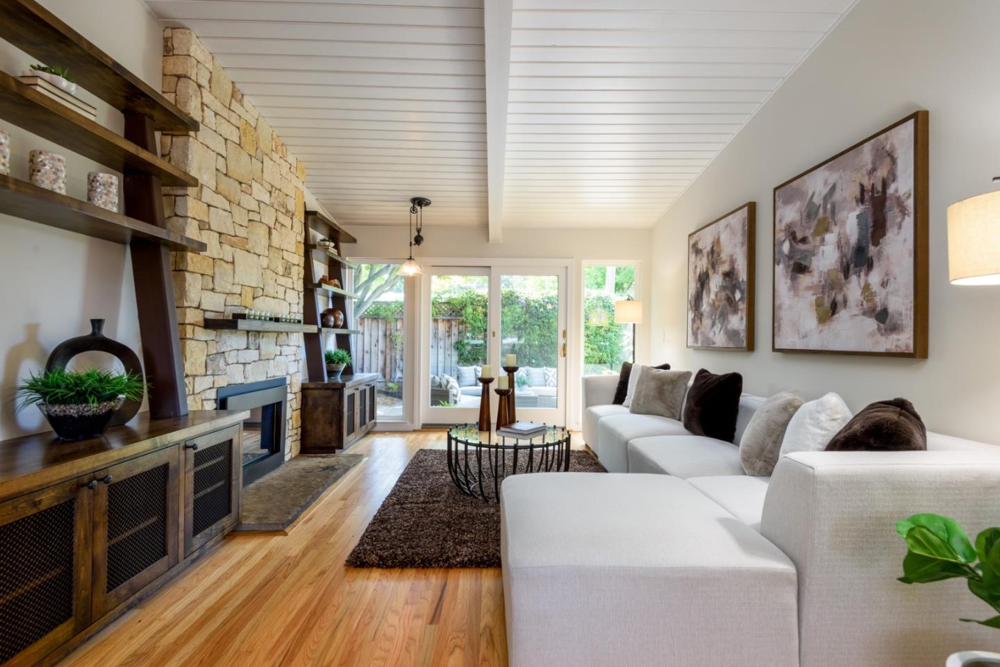 Detail Gallery Image 5 of 17 For 471 Victory Ave, Mountain View,  CA 94043 - 3 Beds | 2 Baths