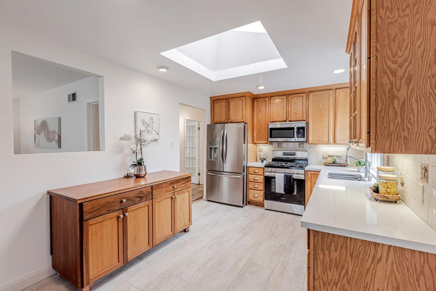 Detail Gallery Image 10 of 30 For 342 Altamont Dr, South San Francisco,  CA 94080 - 3 Beds | 2 Baths