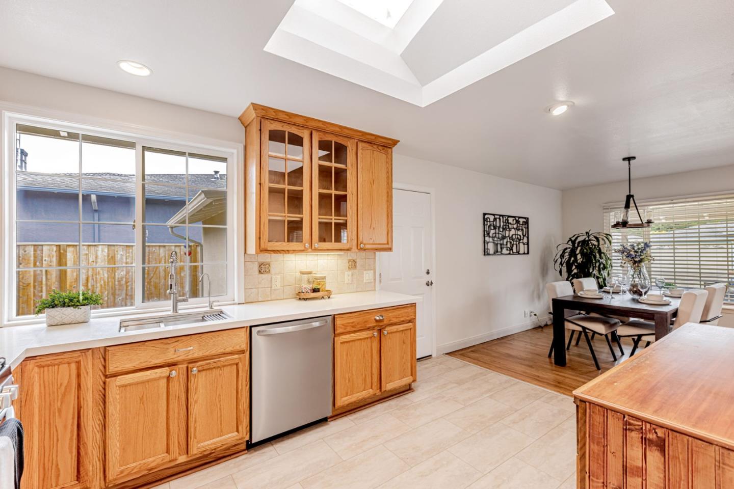 Detail Gallery Image 13 of 30 For 342 Altamont Dr, South San Francisco,  CA 94080 - 3 Beds | 2 Baths