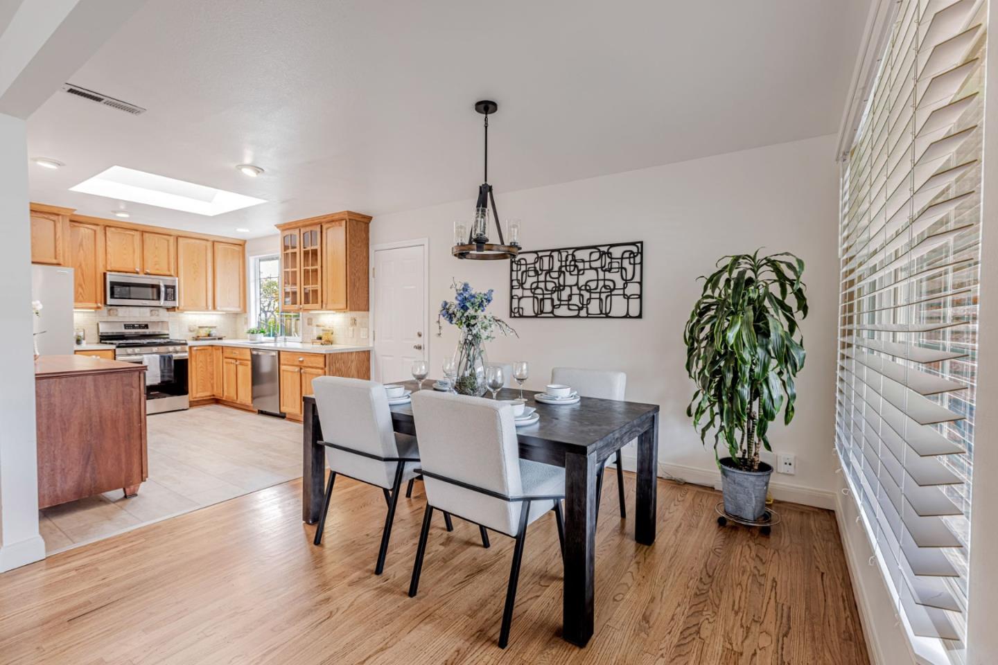 Detail Gallery Image 14 of 30 For 342 Altamont Dr, South San Francisco,  CA 94080 - 3 Beds | 2 Baths