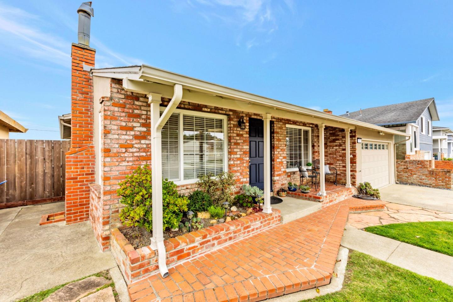 Detail Gallery Image 4 of 30 For 342 Altamont Dr, South San Francisco,  CA 94080 - 3 Beds | 2 Baths