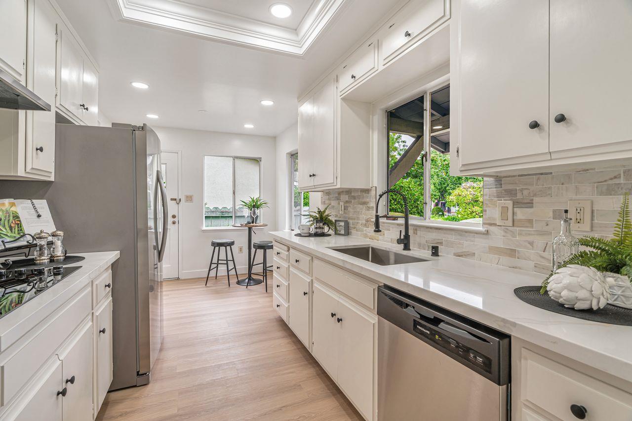 Detail Gallery Image 11 of 37 For 5010 Rio Vista Ave, San Jose,  CA 95129 - 3 Beds | 2 Baths