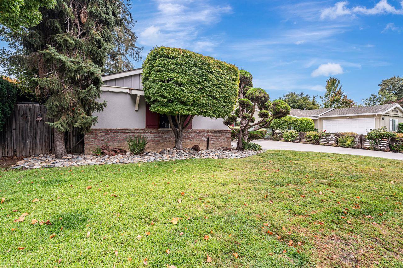 Detail Gallery Image 3 of 37 For 5010 Rio Vista Ave, San Jose,  CA 95129 - 3 Beds | 2 Baths