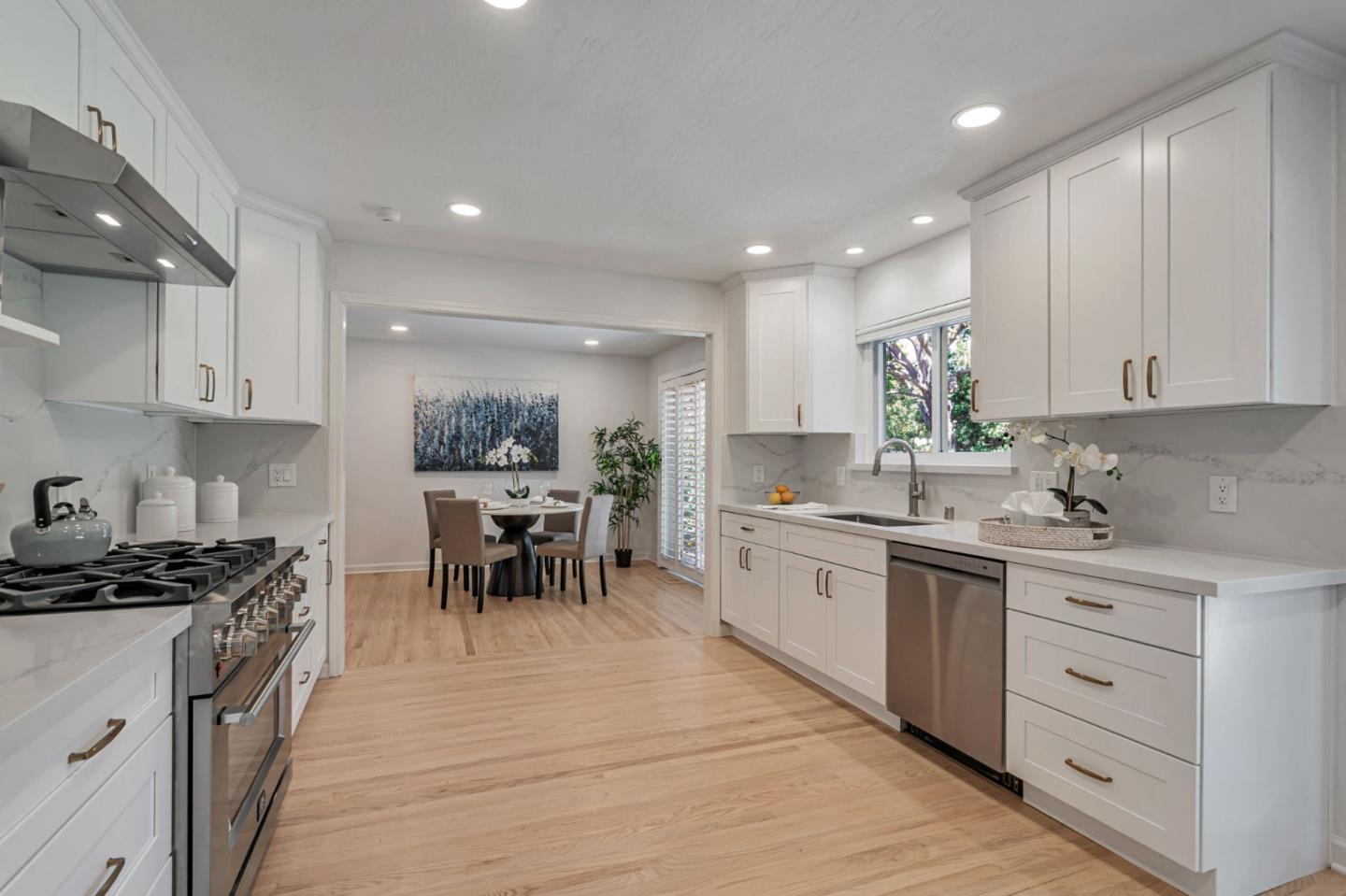 Detail Gallery Image 12 of 39 For 141 Cambrian View Way, Los Gatos,  CA 95032 - 5 Beds | 3 Baths