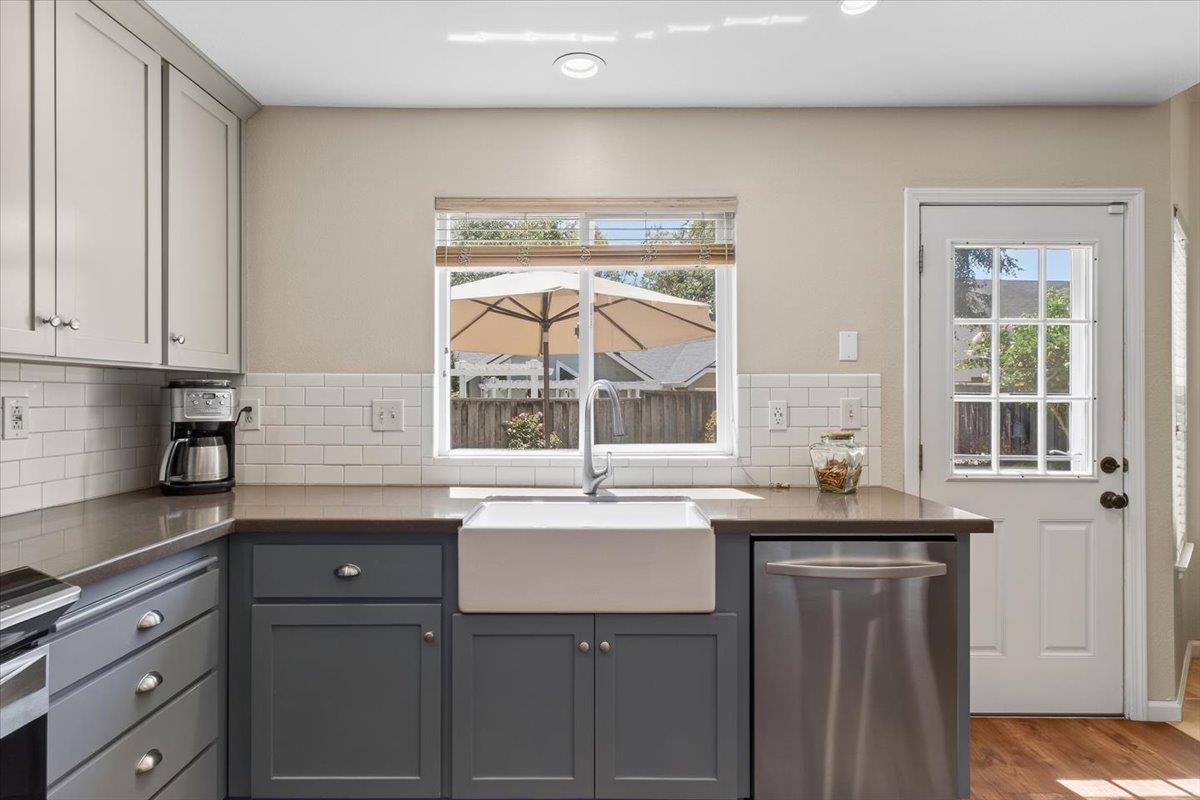 Detail Gallery Image 15 of 62 For 1 Woodbury Cir, Salinas,  CA 93906 - 4 Beds | 2/1 Baths