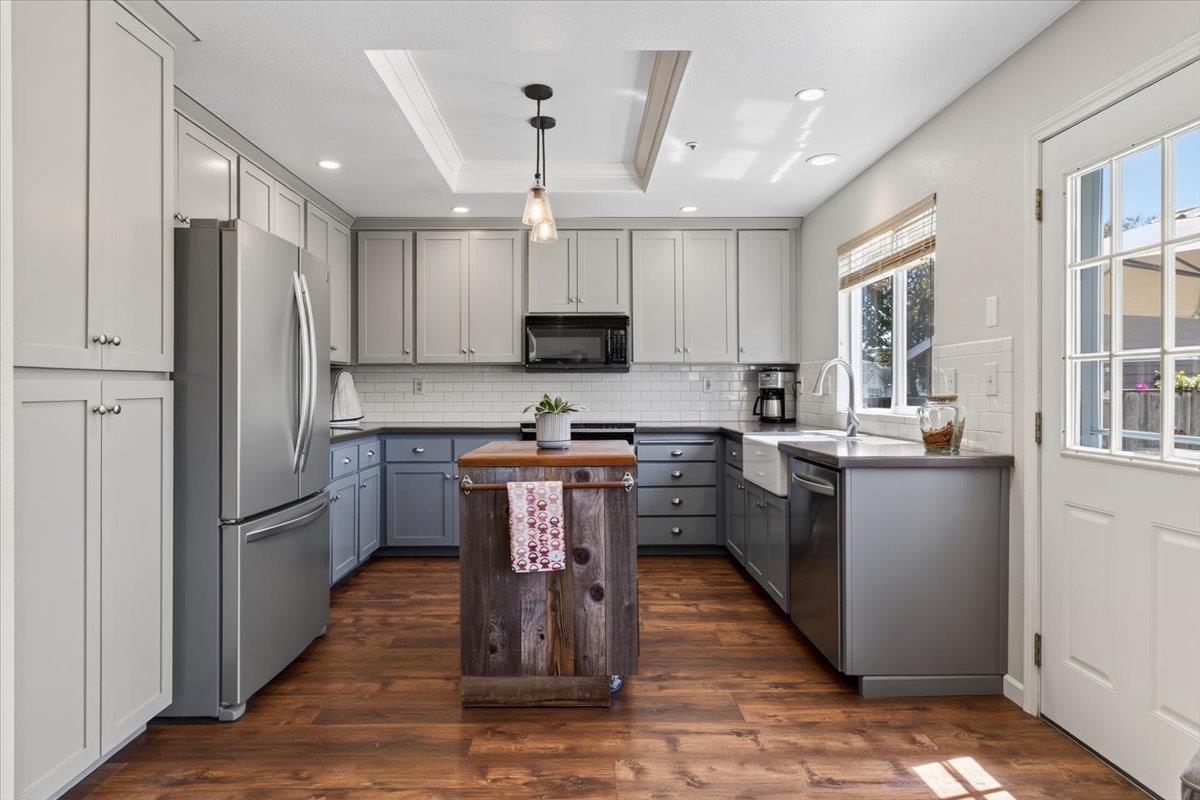 Detail Gallery Image 16 of 62 For 1 Woodbury Cir, Salinas,  CA 93906 - 4 Beds | 2/1 Baths