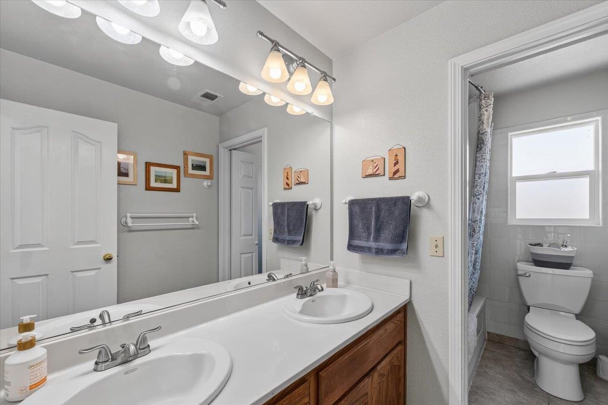 Detail Gallery Image 35 of 62 For 1 Woodbury Cir, Salinas,  CA 93906 - 4 Beds | 2/1 Baths