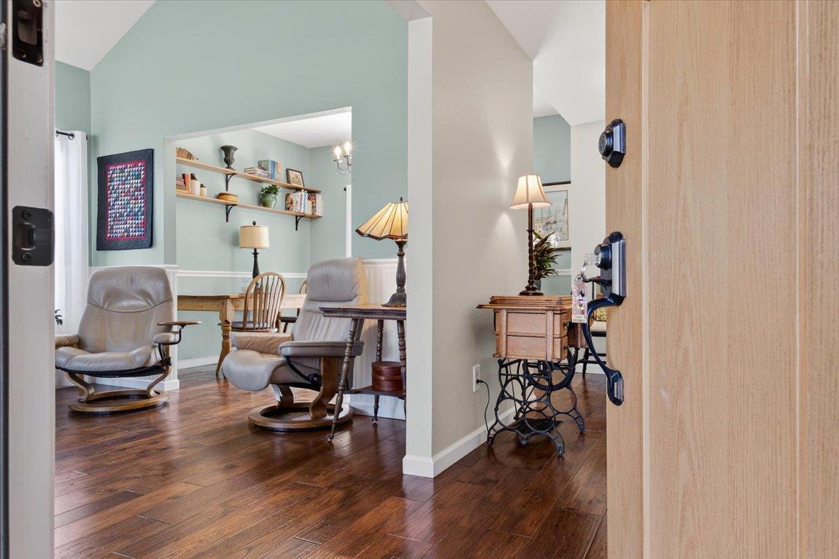 Detail Gallery Image 4 of 62 For 1 Woodbury Cir, Salinas,  CA 93906 - 4 Beds | 2/1 Baths
