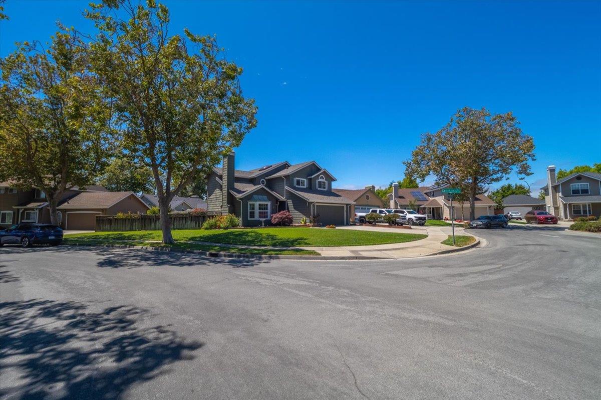 Detail Gallery Image 45 of 62 For 1 Woodbury Cir, Salinas,  CA 93906 - 4 Beds | 2/1 Baths