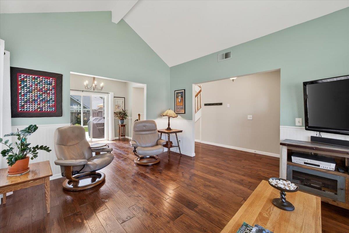 Detail Gallery Image 7 of 62 For 1 Woodbury Cir, Salinas,  CA 93906 - 4 Beds | 2/1 Baths