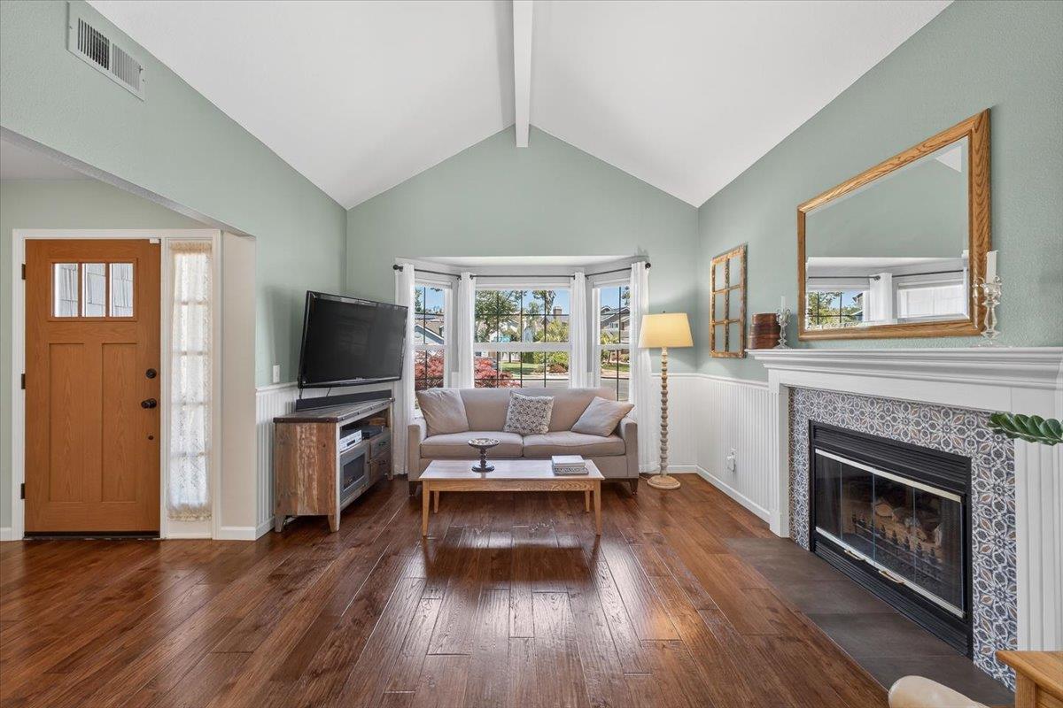 Detail Gallery Image 8 of 62 For 1 Woodbury Cir, Salinas,  CA 93906 - 4 Beds | 2/1 Baths