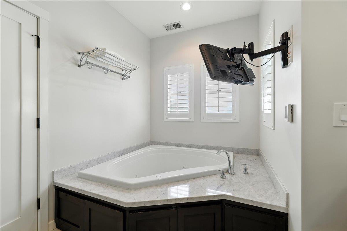 Detail Gallery Image 39 of 117 For 650 Ardis Ave, San Jose,  CA 95117 - 6 Beds | 4/1 Baths