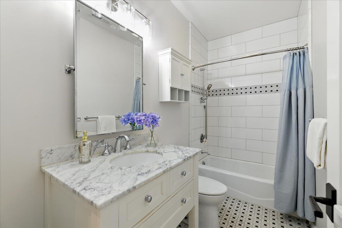 Detail Gallery Image 53 of 117 For 650 Ardis Ave, San Jose,  CA 95117 - 6 Beds | 4/1 Baths