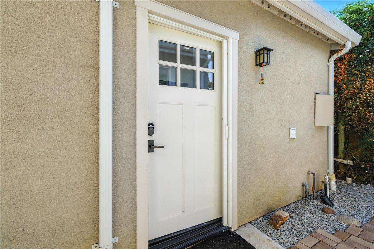Detail Gallery Image 62 of 117 For 650 Ardis Ave, San Jose,  CA 95117 - 6 Beds | 4/1 Baths