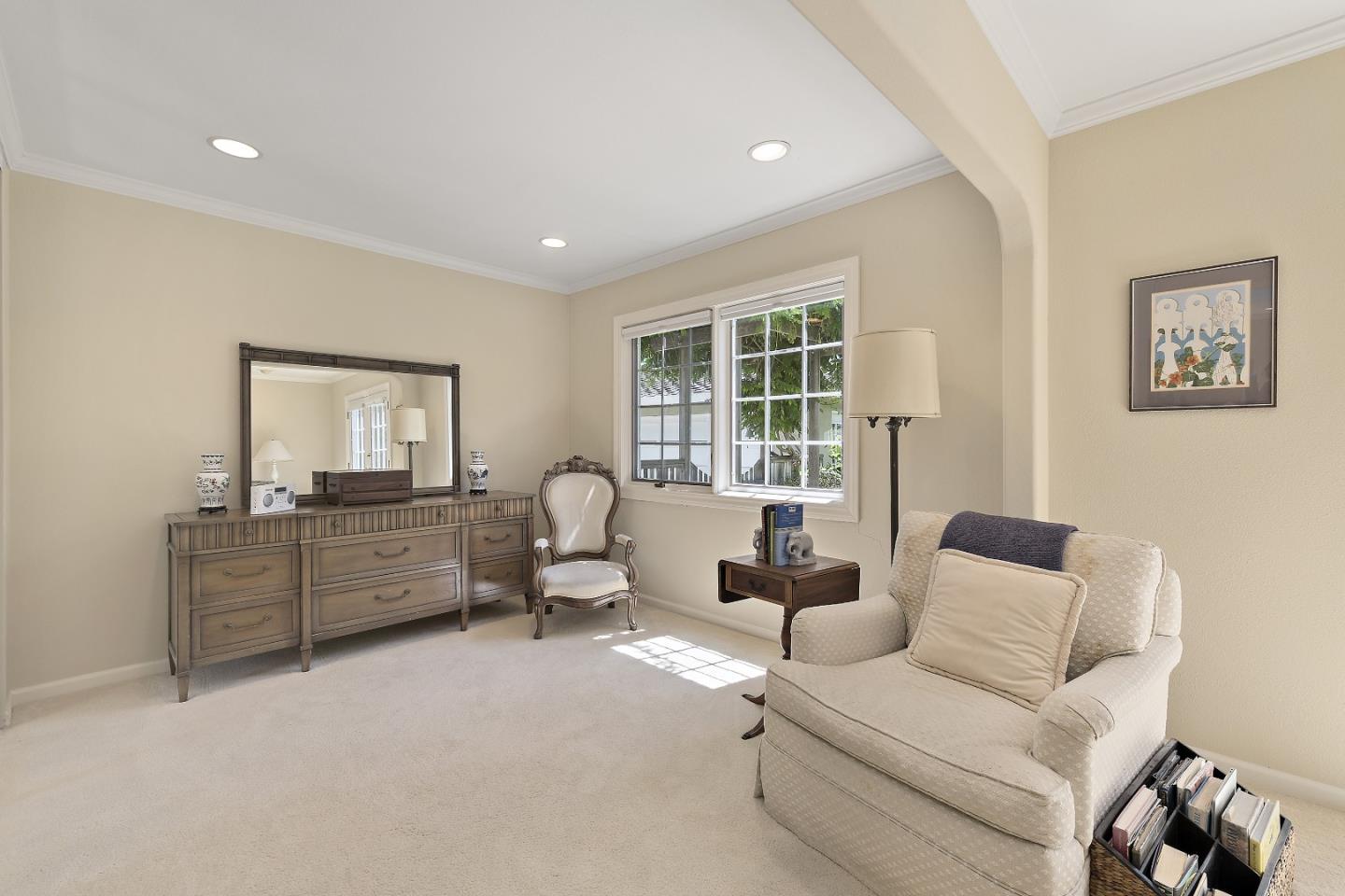 Detail Gallery Image 11 of 35 For 770 Mora Dr, Los Altos,  CA 94024 - 4 Beds | 2/1 Baths
