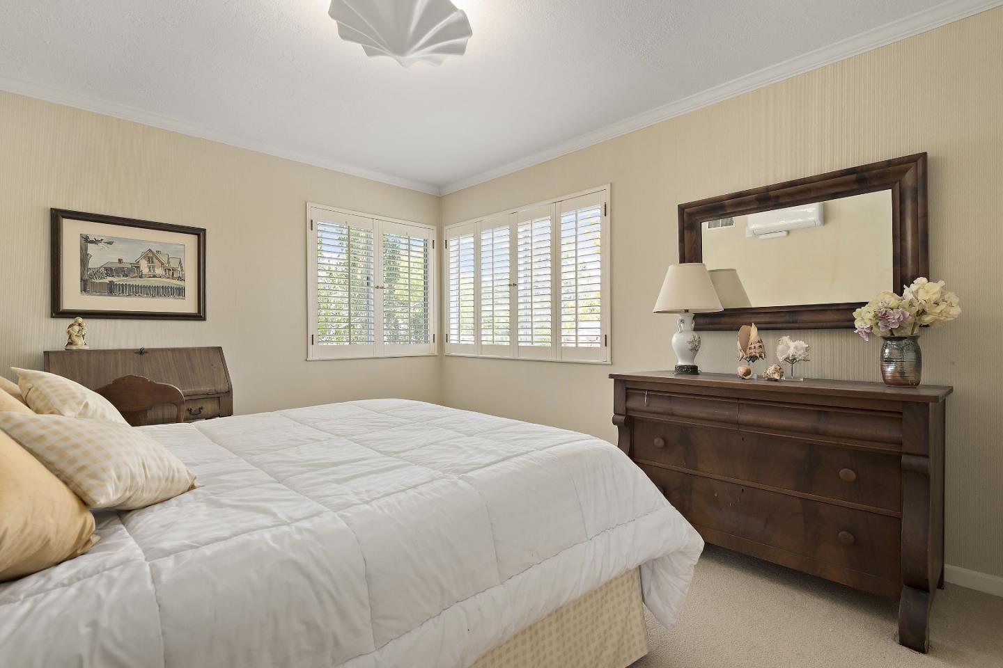 Detail Gallery Image 15 of 35 For 770 Mora Dr, Los Altos,  CA 94024 - 4 Beds | 2/1 Baths